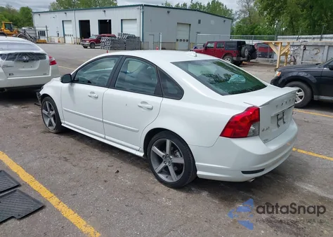 2011 Volvo S40 T5/T5 R-Design from USA, damaged, VIN YV1672MS2B2542425